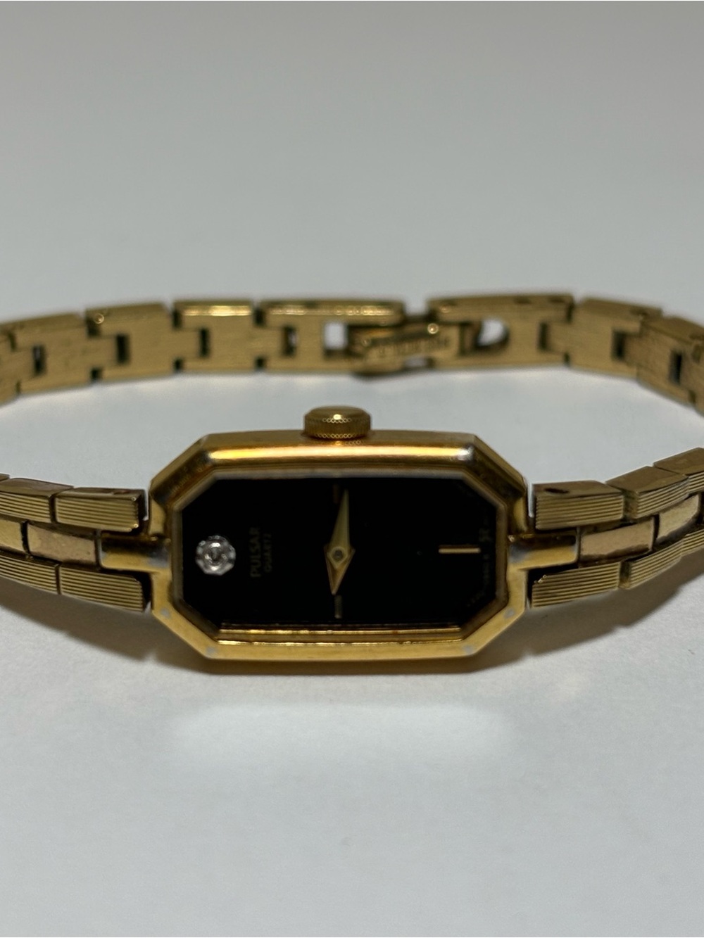 Pulsar V220-5770 Gold-tone Ladies Dress Watch with Black Dial